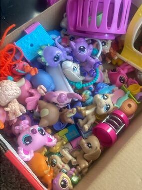 Littlest Pet Shop LOT